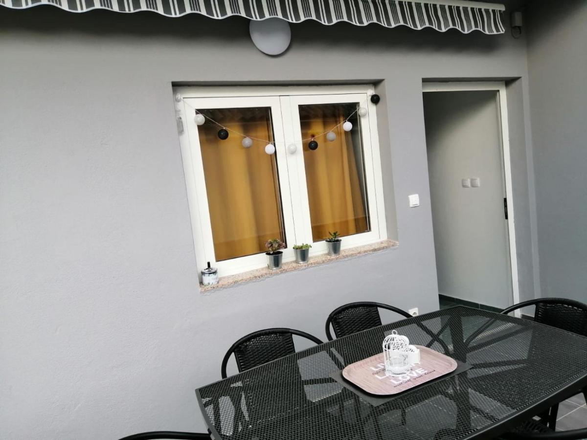 Holiday House Lara Starigrad Paklenica Exterior foto