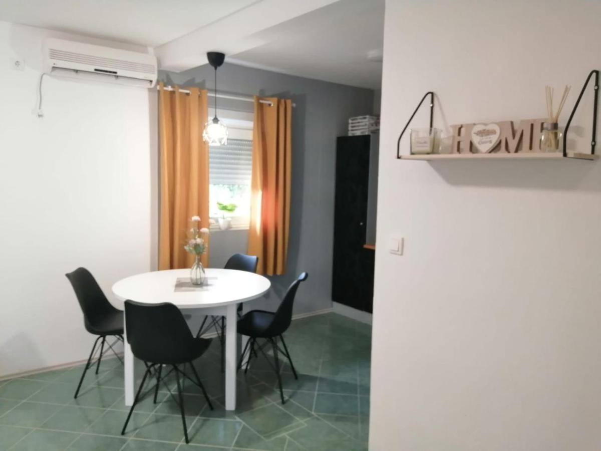 Holiday House Lara Starigrad Paklenica Exterior foto