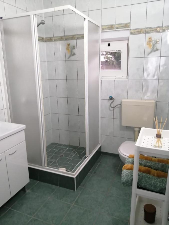 Holiday House Lara Starigrad Paklenica Exterior foto