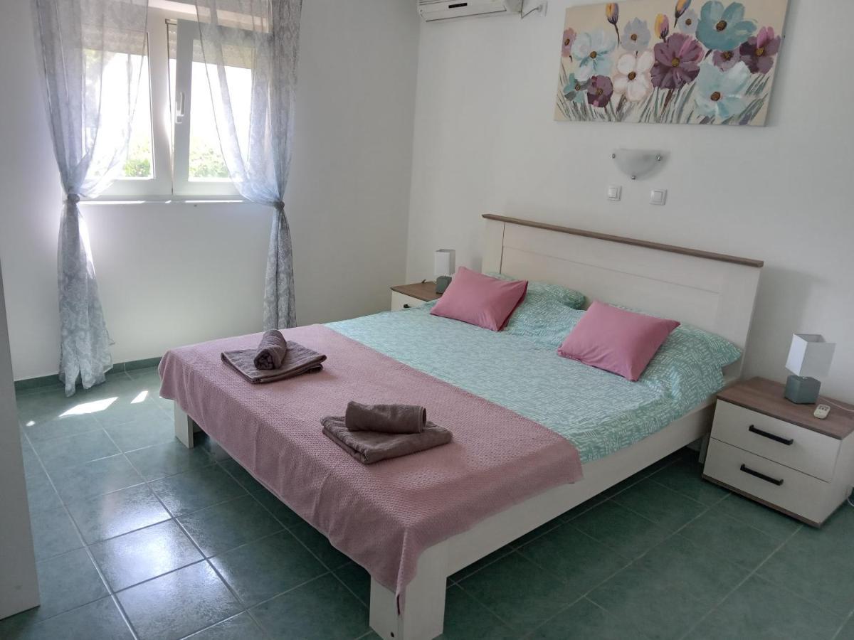 Holiday House Lara Starigrad Paklenica Exterior foto